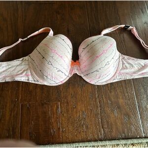 Victoria’s Secret cotton bra